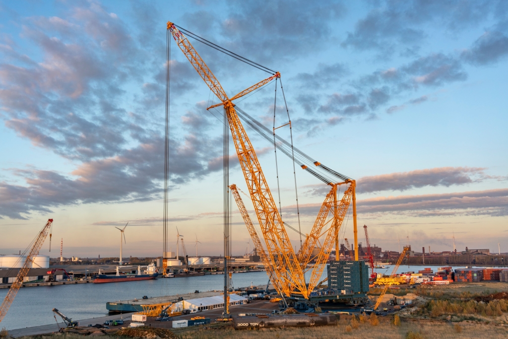 the largest crane in the world