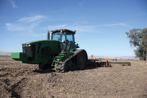 Oils for agricultural machines