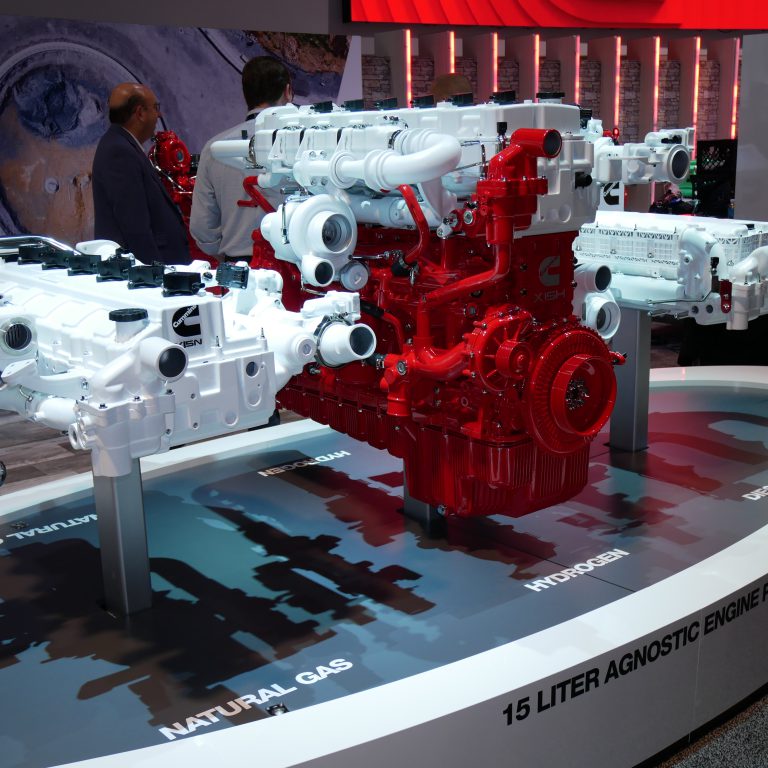 Cummins fuelagnostic engine at ConExpo