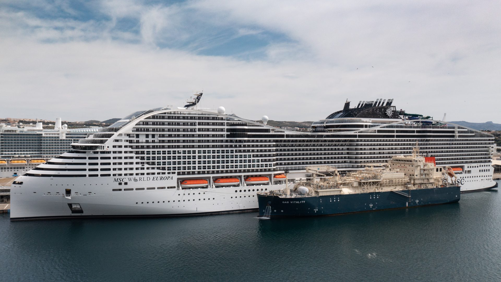 TotalEnergies Marine Fuels and MSC Group complete first LNG bunkering ...
