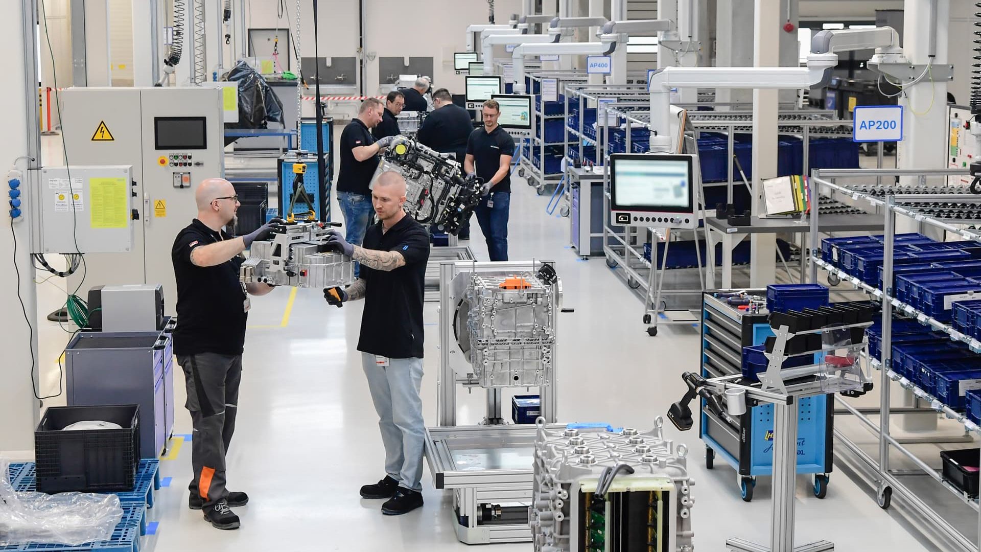 Fuel cell systems, cellcentric to begin pilot production Powertrain