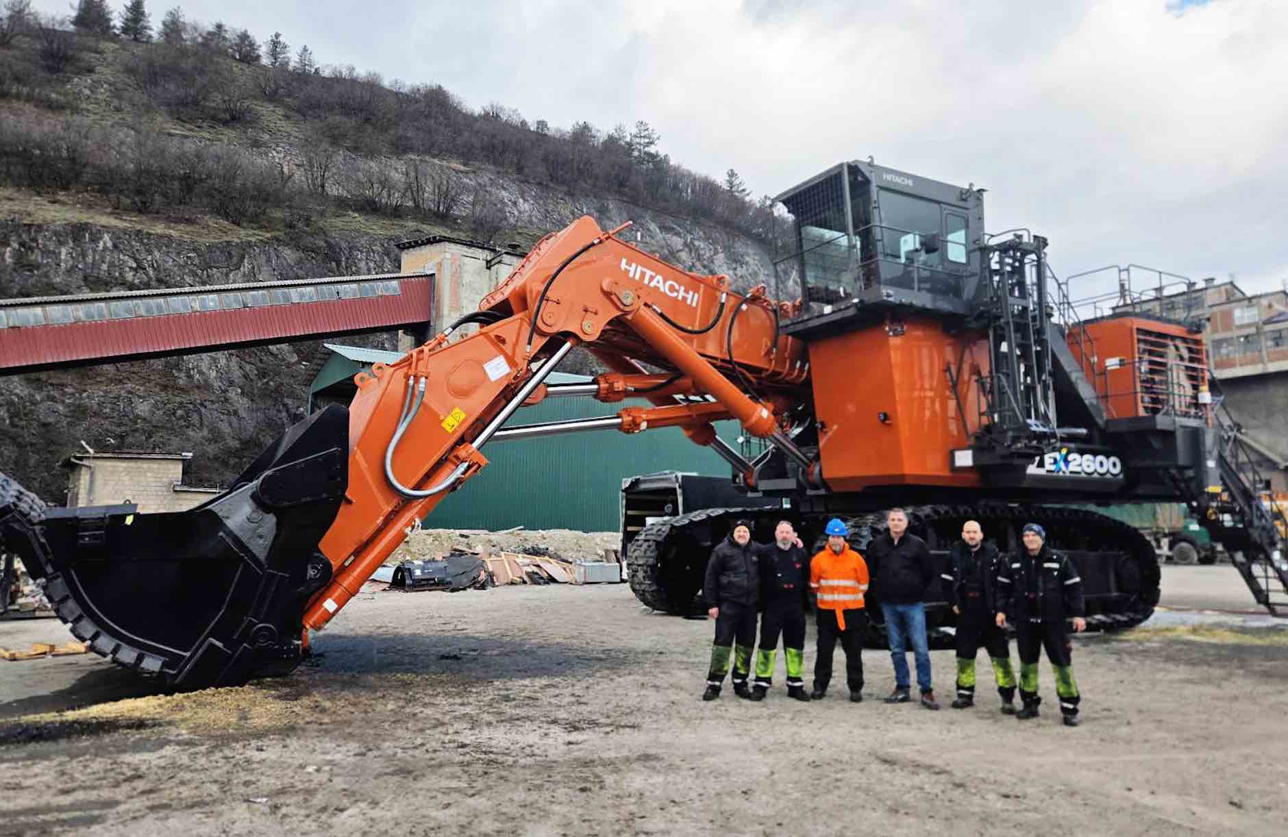 ユエジーメイカ Hitachi EX2600-7E ultra-large excavator - Powertrain International